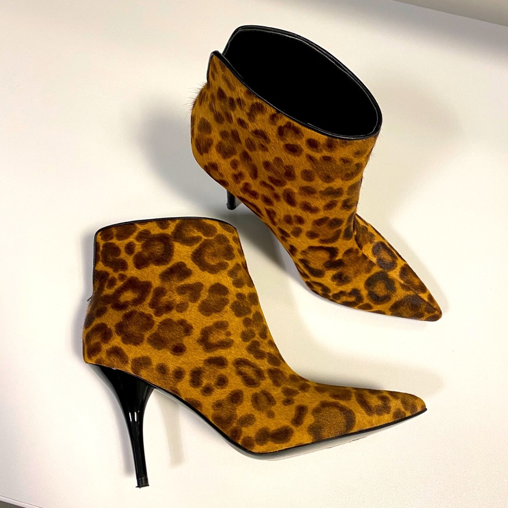 March fisher leopard print booties